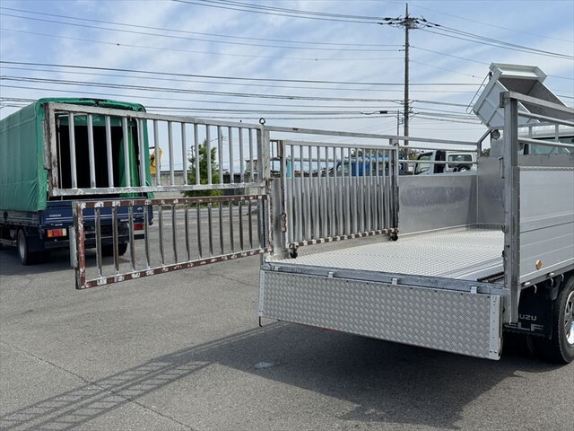 いすゞエルフ平ボディ小型（2t・3t）[写真05]
