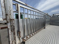 いすゞエルフ平ボディ小型（2t・3t）[写真10]