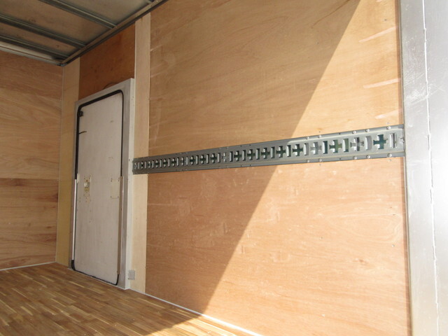 日野デュトロパネルバン小型（2t・3t）[写真10]