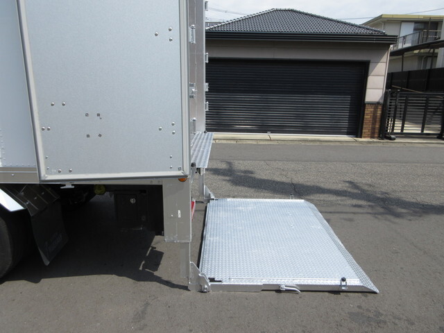 日野デュトロパネルバン小型（2t・3t）[写真12]