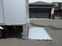 日野デュトロパネルバン小型（2t・3t）[写真13]