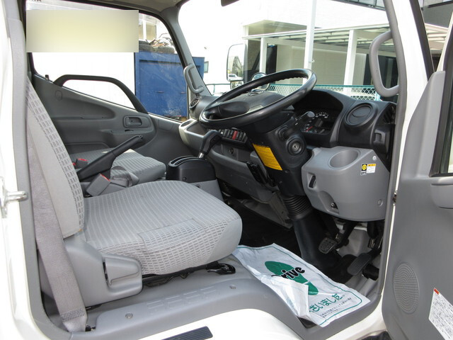 日野デュトロパネルバン小型（2t・3t）[写真14]