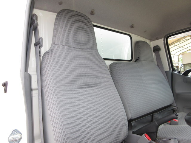 日野デュトロパネルバン小型（2t・3t）[写真17]