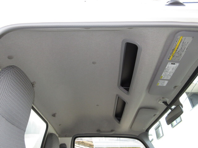 日野デュトロパネルバン小型（2t・3t）[写真18]