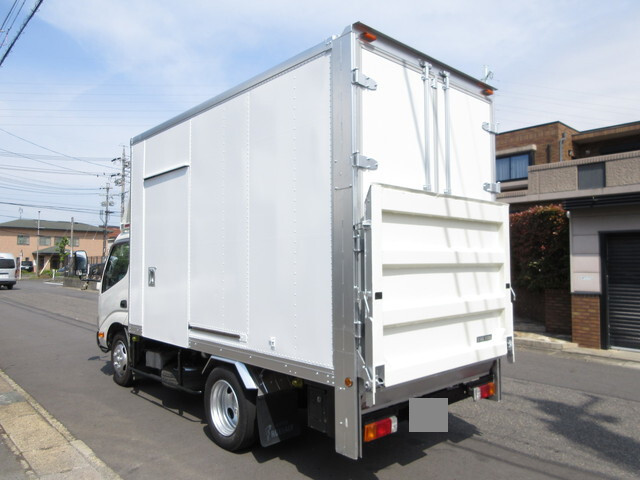 日野デュトロパネルバン小型（2t・3t）[写真02]