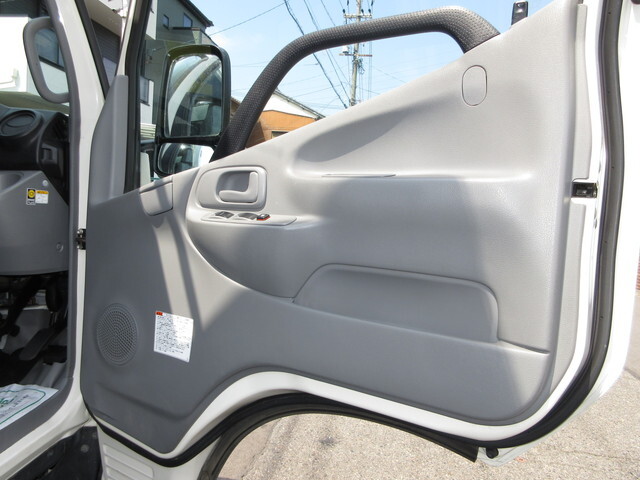 日野デュトロパネルバン小型（2t・3t）[写真21]