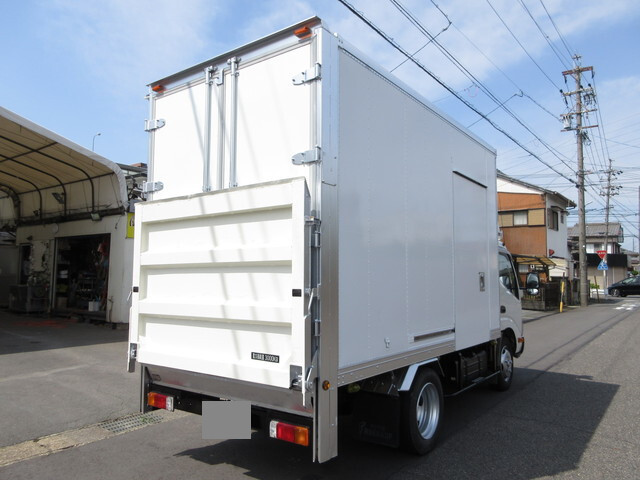 日野デュトロパネルバン小型（2t・3t）[写真03]