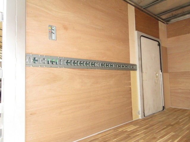 日野デュトロパネルバン小型（2t・3t）[写真09]