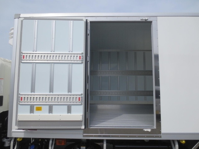 日野レンジャー冷凍車（冷蔵車）中型（4t）[写真11]