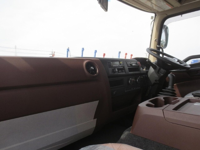 日野レンジャー冷凍車（冷蔵車）中型（4t）[写真21]