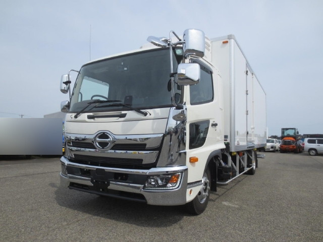 日野レンジャー冷凍車（冷蔵車）中型（4t）[写真03]