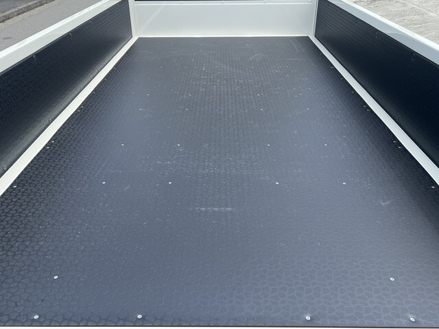 トヨタトヨエース平ボディ小型（2t・3t）[写真12]