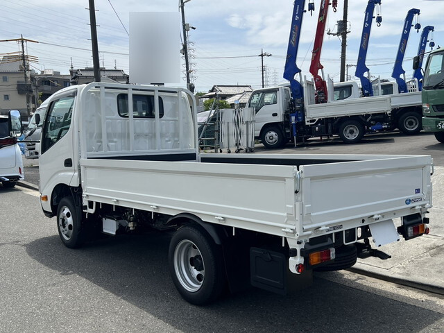 トヨタトヨエース平ボディ小型（2t・3t）[写真02]