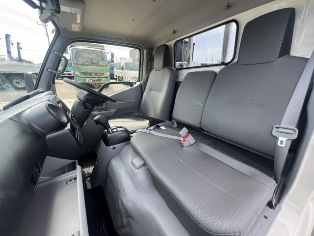 トヨタトヨエース平ボディ小型（2t・3t）[写真22]