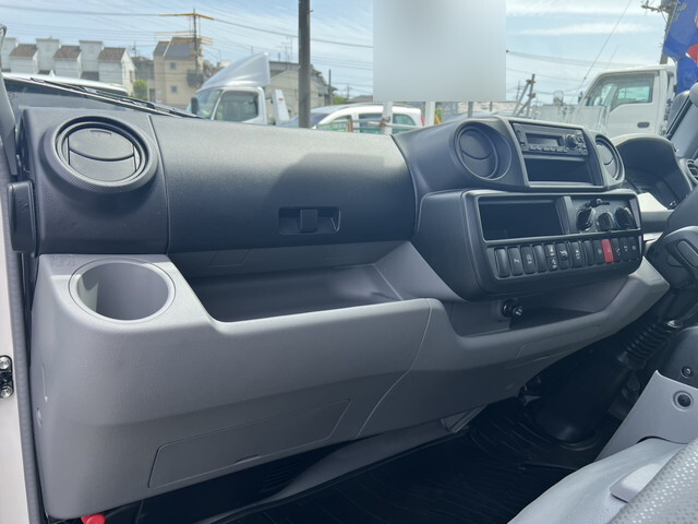 トヨタトヨエース平ボディ小型（2t・3t）[写真23]