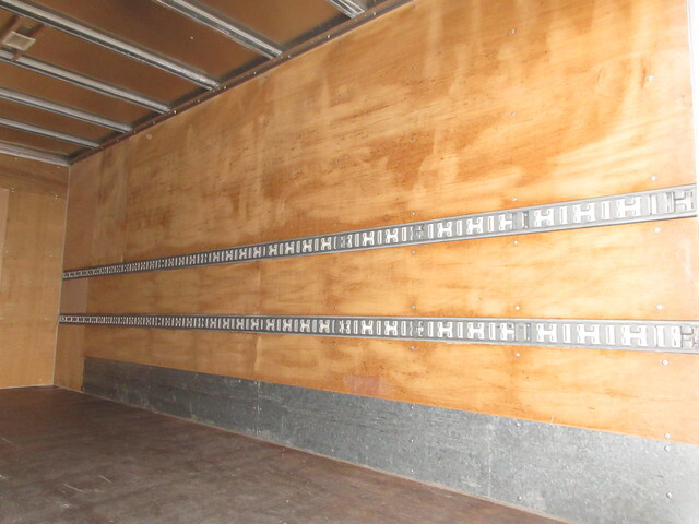 三菱ふそうキャンターアルミバン小型（2t・3t）[写真10]