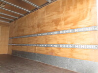 三菱ふそうキャンターアルミバン小型（2t・3t）[写真11]