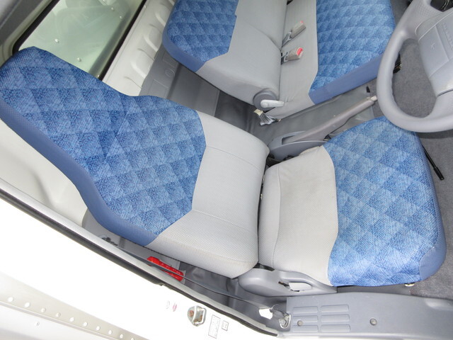 三菱ふそうキャンターアルミバン小型（2t・3t）[写真14]