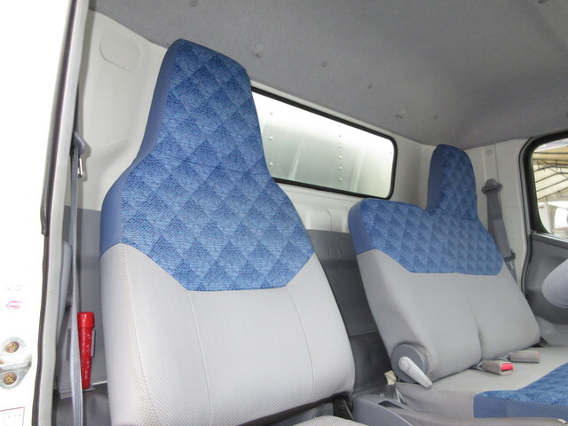 三菱ふそうキャンターアルミバン小型（2t・3t）[写真16]