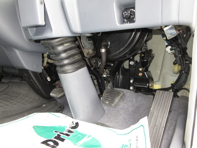 三菱ふそうキャンターアルミバン小型（2t・3t）[写真22]