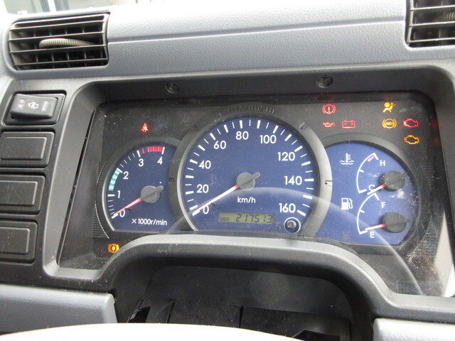 三菱ふそうキャンターアルミバン小型（2t・3t）[写真24]