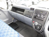 三菱ふそうキャンターアルミバン小型（2t・3t）[写真26]