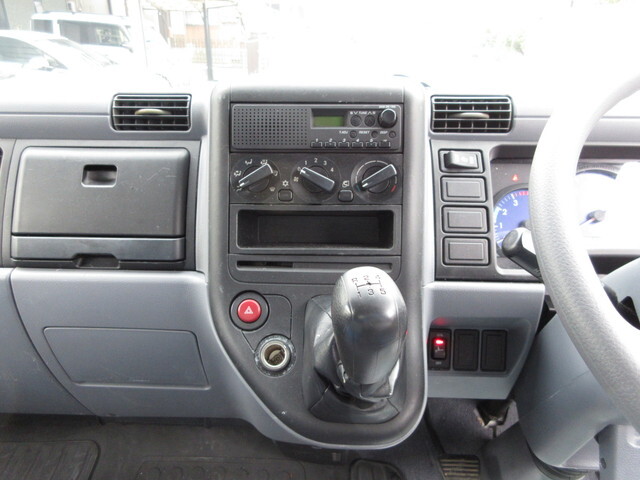 三菱ふそうキャンターアルミバン小型（2t・3t）[写真26]