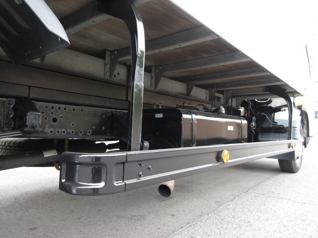 三菱ふそうキャンターアルミバン小型（2t・3t）[写真34]