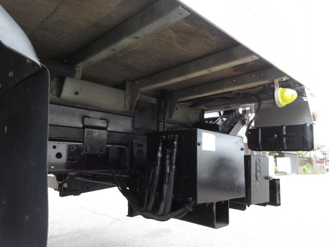 三菱ふそうキャンターアルミバン小型（2t・3t）[写真37]