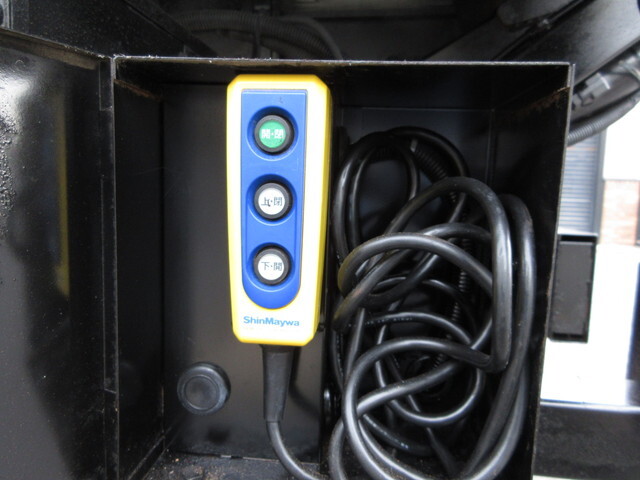 三菱ふそうキャンターアルミバン小型（2t・3t）[写真38]