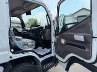 三菱ふそうキャンターセーフティローダー小型（2t・3t）[写真27]