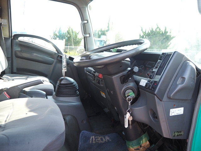 いすゞエルフクレーン6段小型（2t・3t）[写真34]