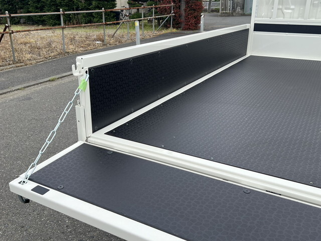 トヨタトヨエース平ボディ小型（2t・3t）[写真10]