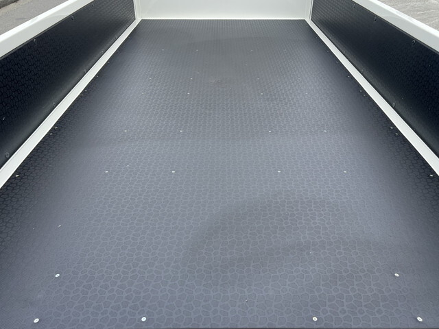 トヨタトヨエース平ボディ小型（2t・3t）[写真12]