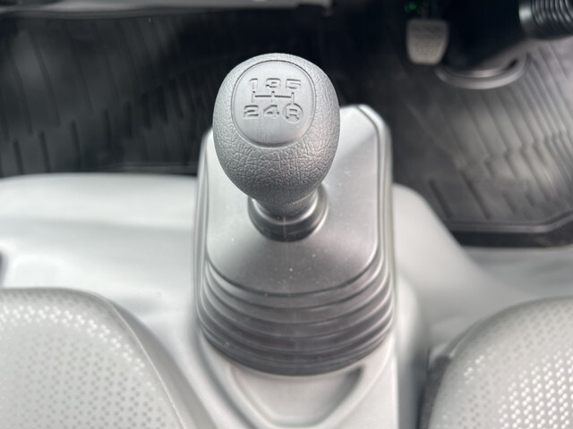 トヨタトヨエース平ボディ小型（2t・3t）[写真20]