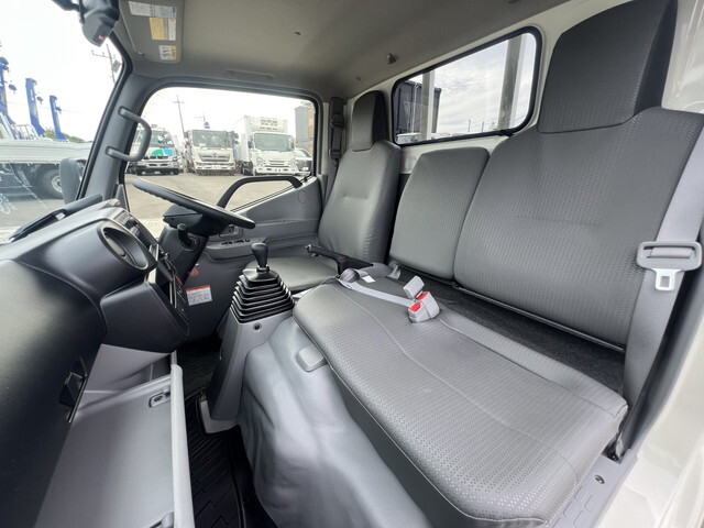 トヨタトヨエース平ボディ小型（2t・3t）[写真23]