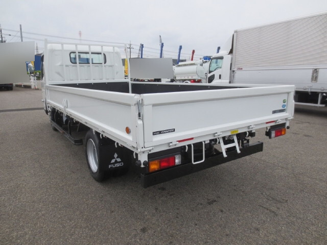 三菱ふそうキャンター平ボディ小型（2t・3t）[写真02]