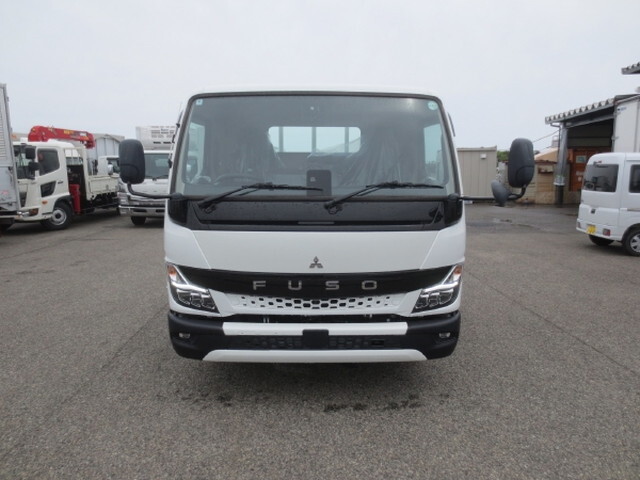 三菱ふそうキャンター平ボディ小型（2t・3t）[写真05]