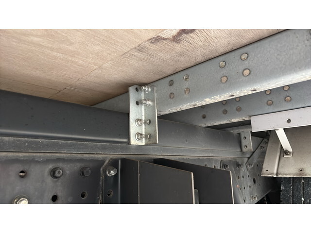 三菱ふそうキャンターアルミバン小型（2t・3t）[写真21]