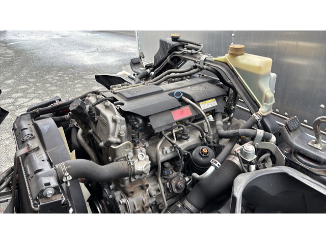 三菱ふそうキャンターアルミバン小型（2t・3t）[写真23]