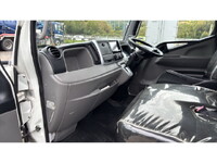 三菱ふそうキャンターアルミバン小型（2t・3t）[写真30]