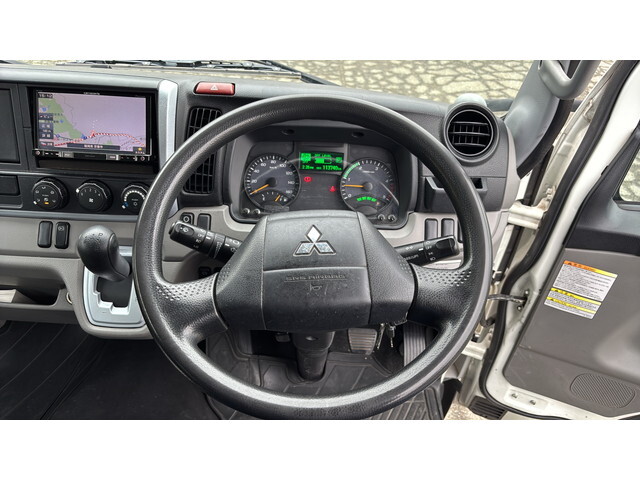 三菱ふそうキャンターアルミバン小型（2t・3t）[写真35]