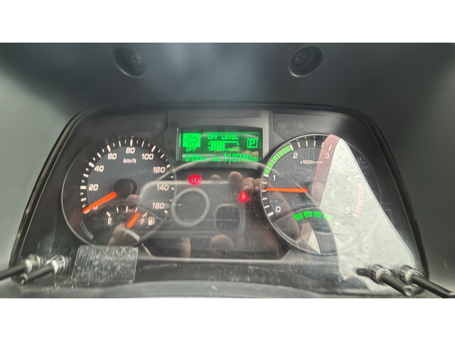 三菱ふそうキャンターアルミバン小型（2t・3t）[写真36]