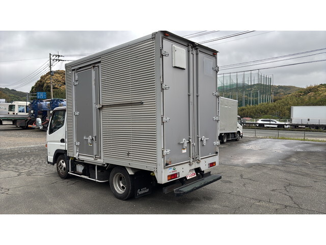 三菱ふそうキャンターアルミバン小型（2t・3t）[写真04]