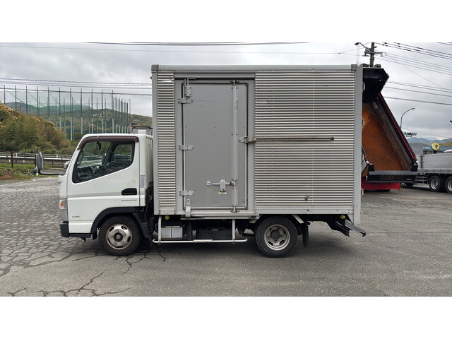 三菱ふそうキャンターアルミバン小型（2t・3t）[写真05]