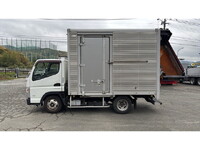 三菱ふそうキャンターアルミバン小型（2t・3t）[写真06]