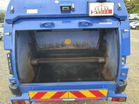 いすゞエルフパッカー車（塵芥車）小型（2t・3t）[写真14]