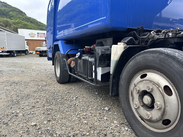 いすゞエルフパッカー車（塵芥車）小型（2t・3t）[写真23]