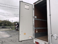 日野デュトロアルミバン小型（2t・3t）[写真16]