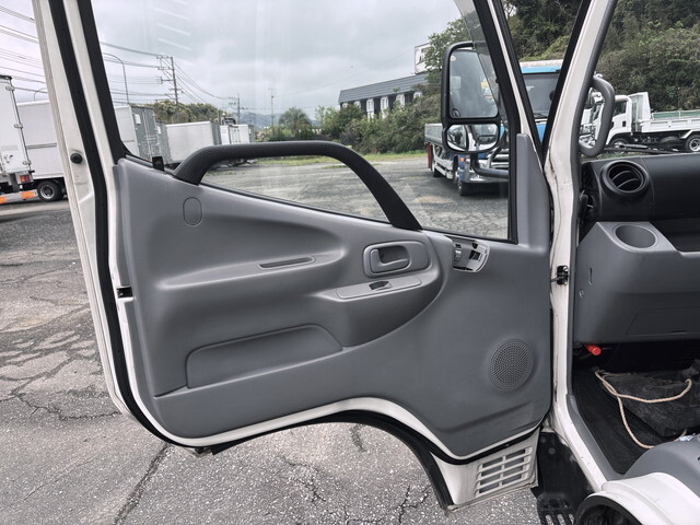 日野デュトロアルミバン小型（2t・3t）[写真28]